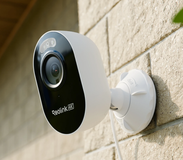 Compact 4k Plug-in camera